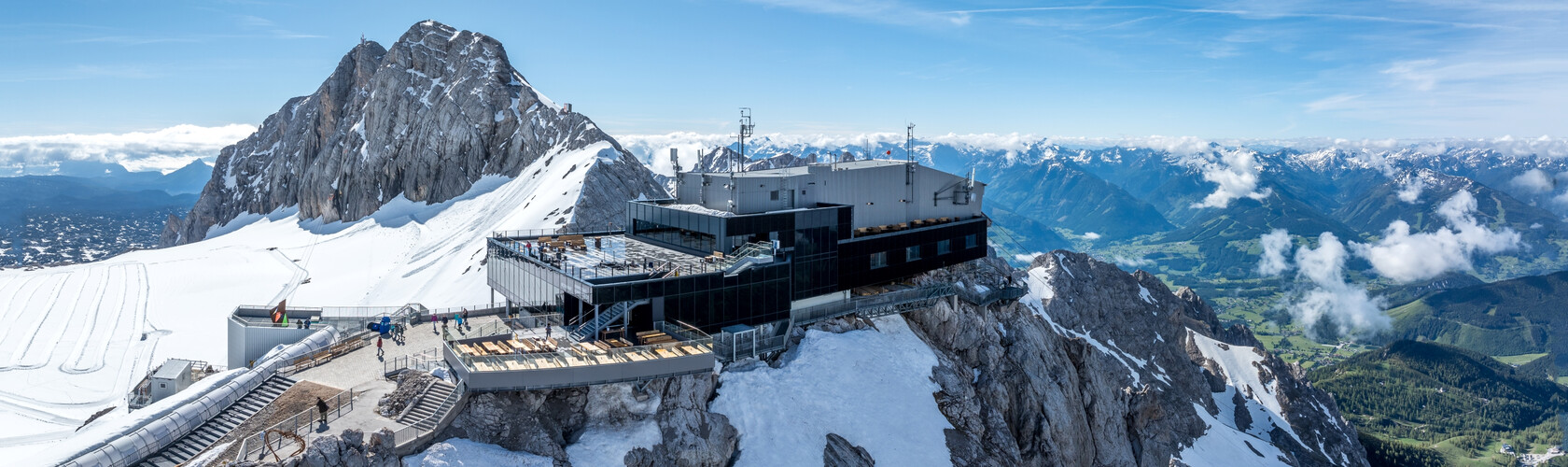 Die Dachstein Gletscher Bergstation | © Josh Absenger