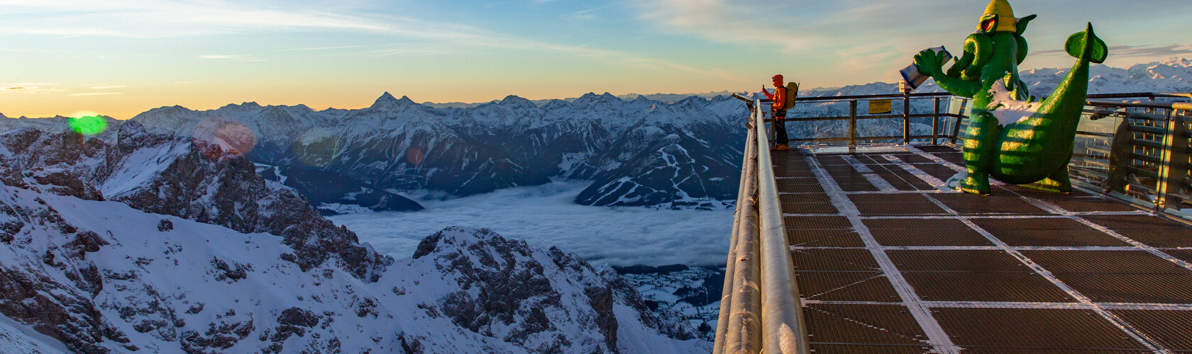 Den atemberaubenden Ausblick vom Dachstein Sky Walk genießen. | © Renè Eduard Perhab 